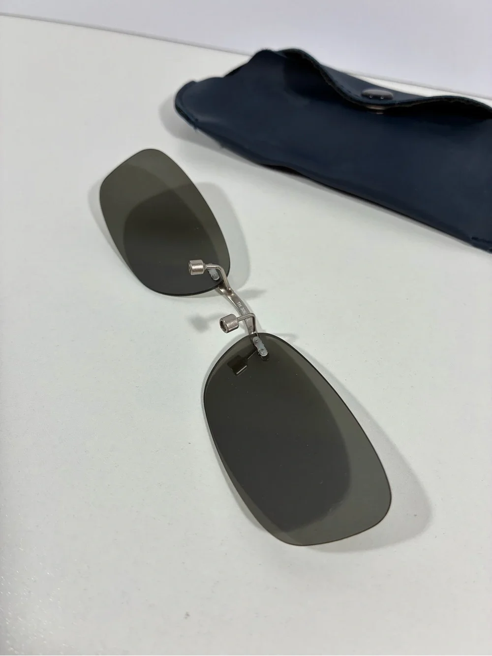 Silhouette Style Clip-on Sunglasses TH 3067 Grey Polarized Lens w/ Sleeve Case